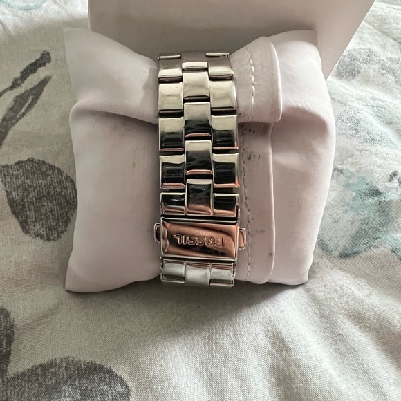FOSSIL Silver Watch - Picture 2 of 3